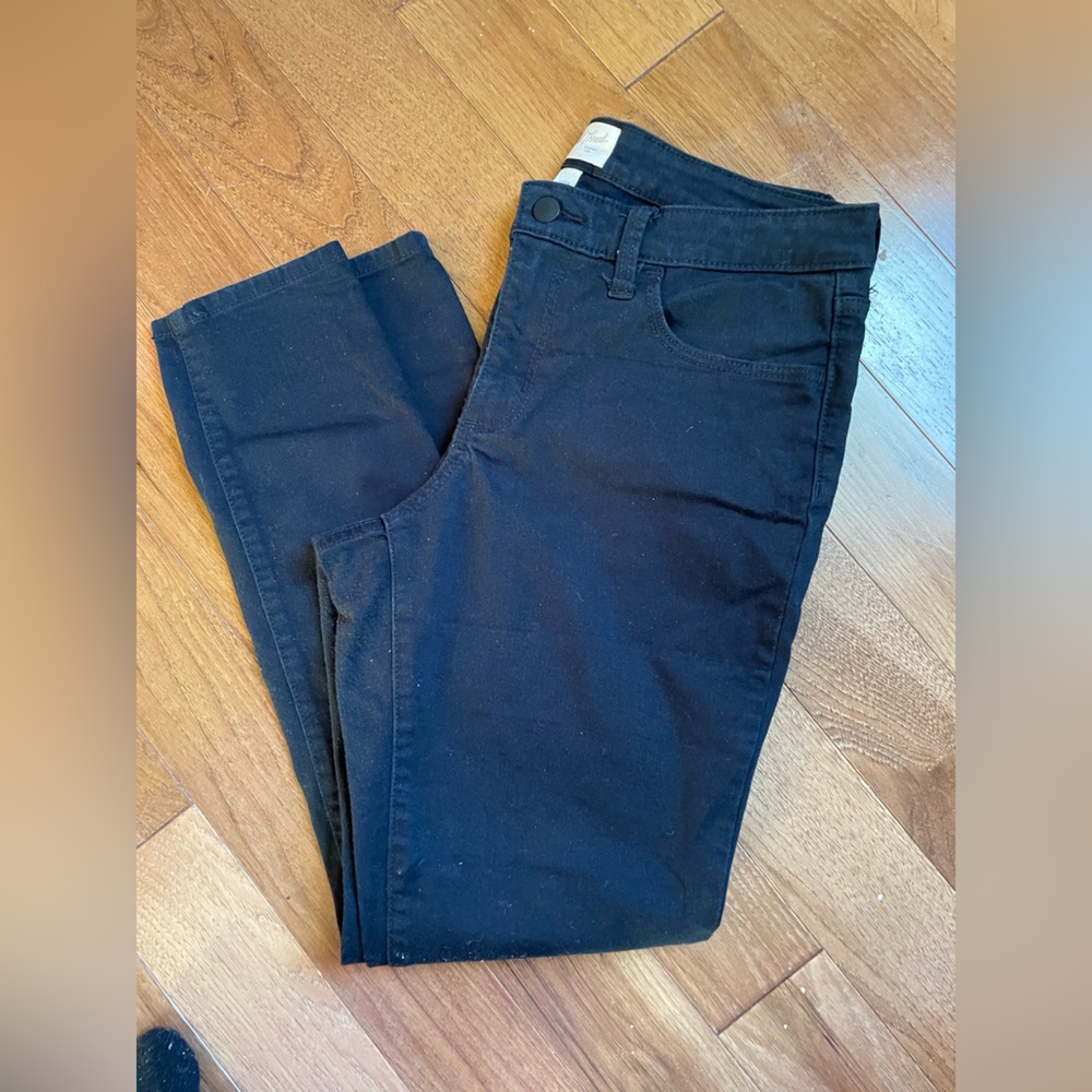 Universal Thread • Black • Mid Rise Skinny Jeans • size 10